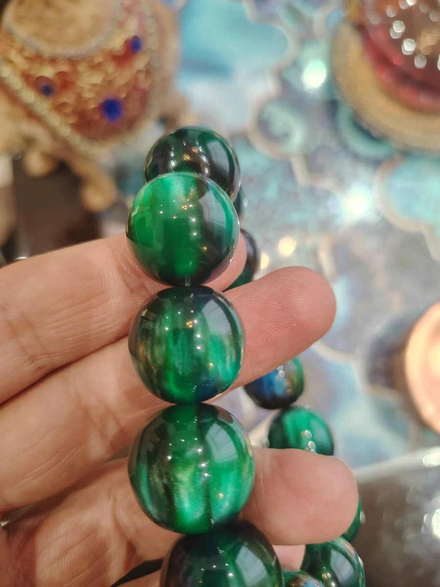 Apple iPhone 17 Pro Max Cosmic Orange